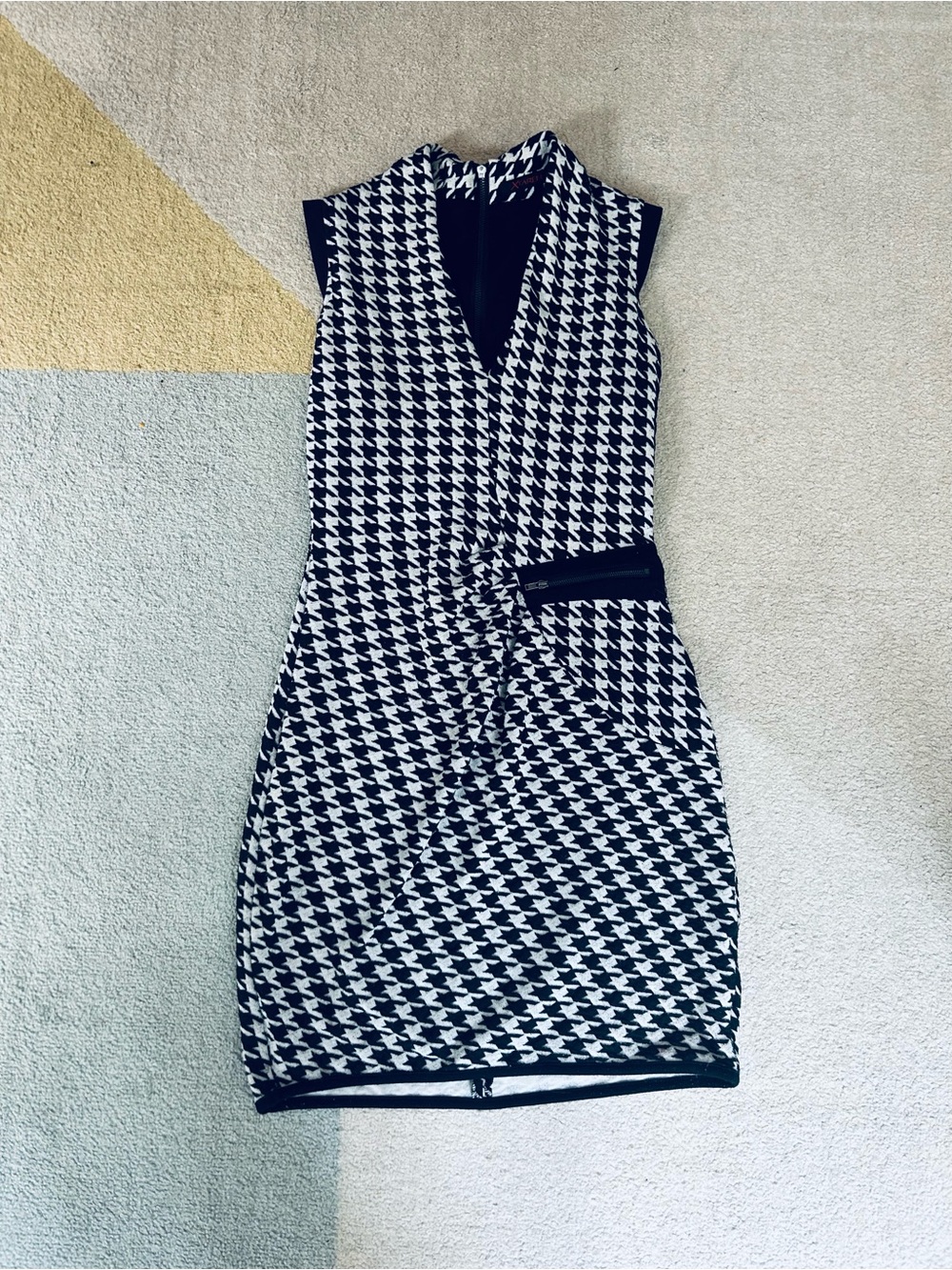 Xtaren Black & White Houndstooth Sleeveless Mini Dress